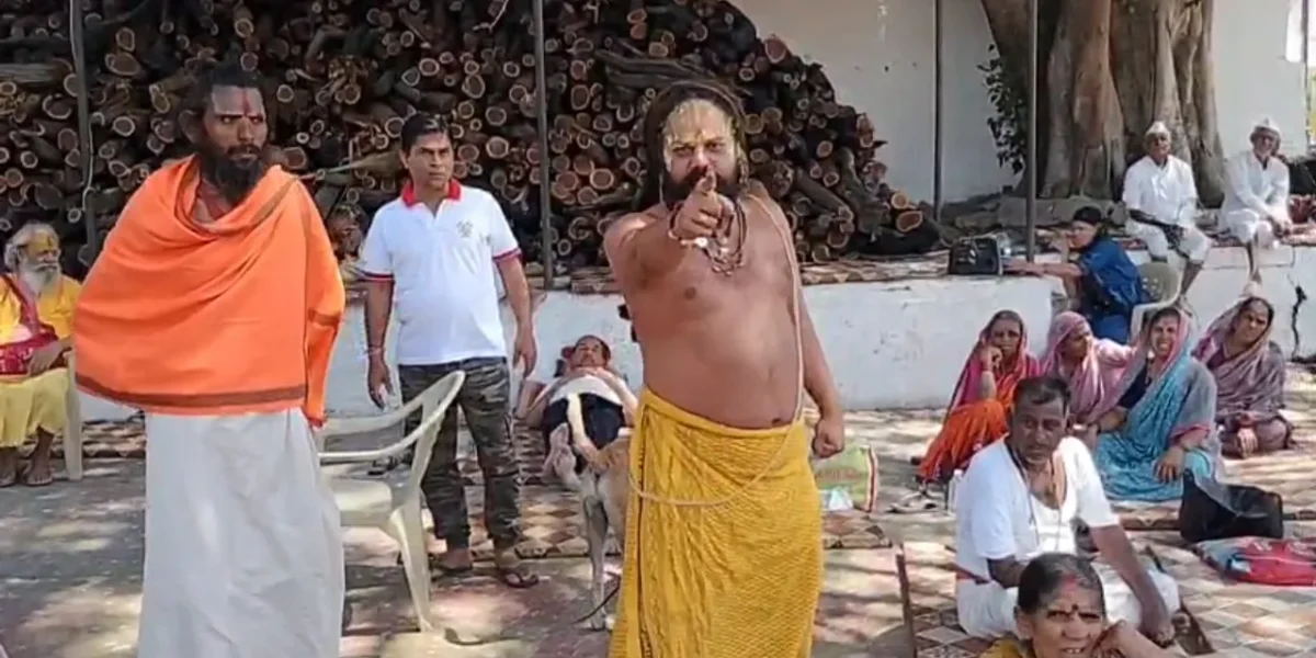 અંકલેશ્વર: હાંસોટના વમલેશ્વર ગામે સંગમ સ્થળે નર્મદા પરિક્રમાવાસીઓનો હોબાળો, પ્રાથમિક સુવિધા ન મળતી હોવાના આક્ષેપ