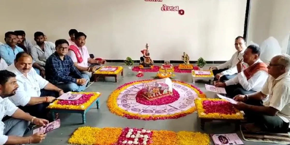 “કંકુ છાંટી કંકોત્રી મોકલો” : ભરૂચ જીલ્લા આહિર સમાજ દ્વારા 8માં સમૂહ લગ્નોત્સવ પ્રસંગે કંકોત્રી લેખન કાર્યક્રમ યોજાયો…