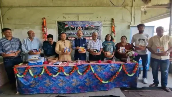 ભરૂચ : પરદેશીવાડ વિસ્તાર સ્થિત એકતા વિદ્યાલયમાં ધો-8માં અભ્યાસ કરતાં વિદ્યાર્થીઓનો વિદાય સમારંભ યોજાયો…