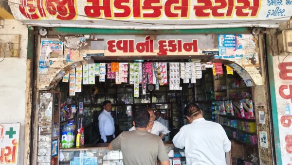ભરૂચ: SOGએ 6 મેડિકલ સ્ટોરના માલિકો સામે જાહેરનામાં ભંગના ગુના દાખલ કર્યા, CCTV વગર શિડ્યુઅલ દવાનું કરતા હતા વેચાણ