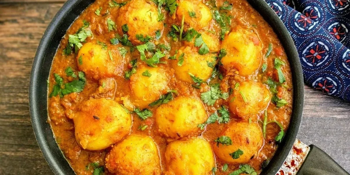 હોટલ જેવું જ ઘરે બનાવો પંજાબી સ્ટાઈલમાં દમ આલૂ, આ રહી સરળ રેસિપી
