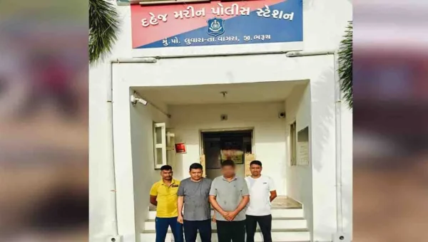 ભરૂચ: પેરોલ ફર્લો સ્ક્વોડે વિશ્વાસઘાતના ગુનામાં 5 વર્ષથી ફરાર આરોપીની રાજસ્થાનથી કરી ધરપકડ