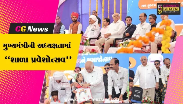 કચ્છ : મુખ્યમંત્રી ભુપેન્દ્ર પટેલએ નાના ભૂલકાઓની આંગળી પકડી શાળામાં પાપા પગલી કરાવી…