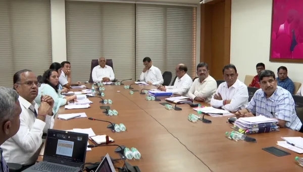ગાંધીનગર : રાજ્યમાં રોડ-રસ્તા, પુલો અને હાઈવેની સ્થિતિ અંગે મુખ્યમંત્રીએ યોજી હાઈ લેવલ બેઠક, અધિકારીઓને કરાયા જરૂરી સૂચનો…