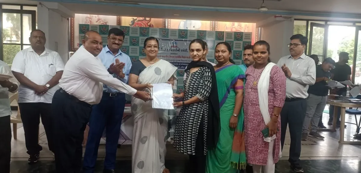 ભરૂચ: જિલ્લાની ઉચ્ચતર માધ્યમિક શાળાઓમાં 74 ઉમેદવારોને ભલામણ અને નિમણુંક પત્રો એનાયત કરાયા
