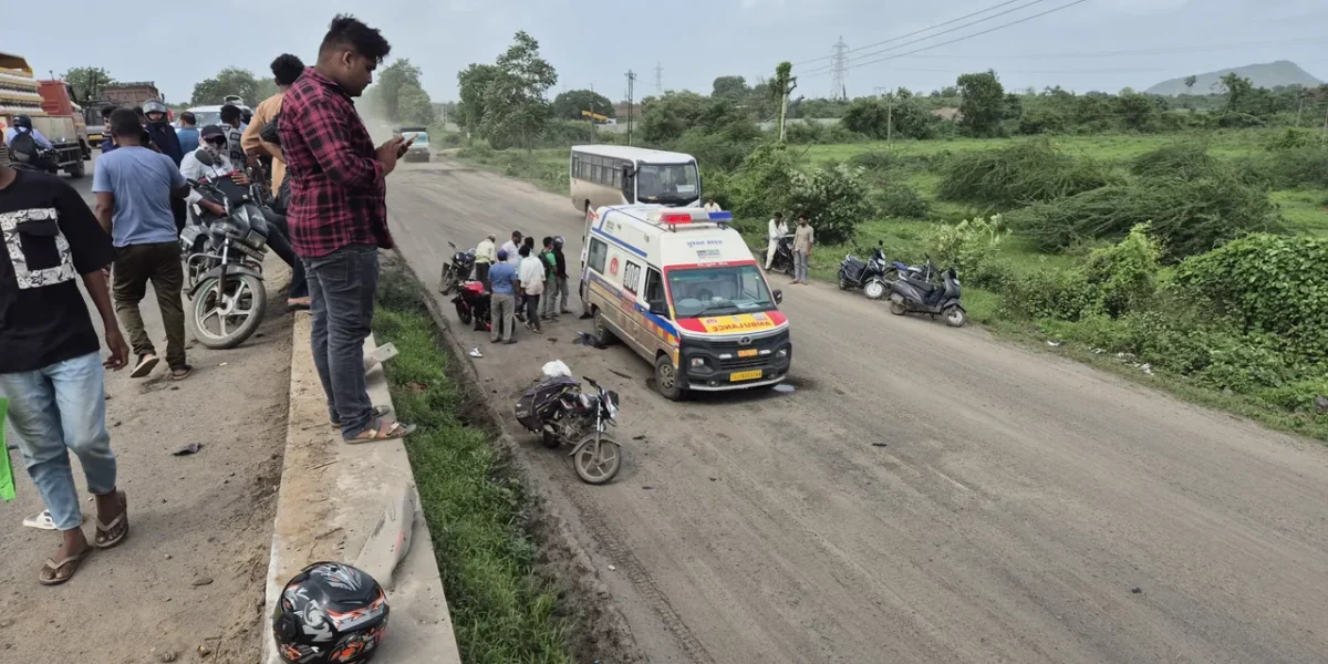 ભરૂચ: રાજપારડી નજીક ભૂંડવા ખાડીના બ્રિજ પરથી બાઈક ચાલક નીચે પટકાયો, 2 બાઈક વચ્ચે સર્જાયો હતો અકસ્માત