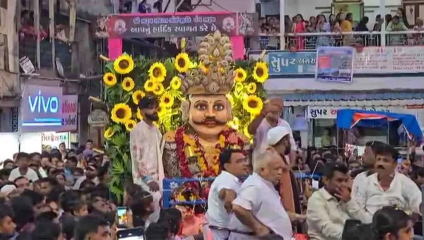 ભરૂચ: સાંસ્કૃતિક ઓળખ સમા મેઘરાજા અને છડી ઉત્સવનું સમાપન, આસ્થાનો મહાસાગર છલકાયો