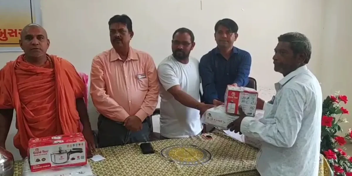 ભરૂચ: જંબુસરના વિવિધ ગામોમાં આગના બનાવોમાં ઘરવખરી ગુમાવનાર પરિવારોને સાધન સહાયનું કરાયુ વિતરણ