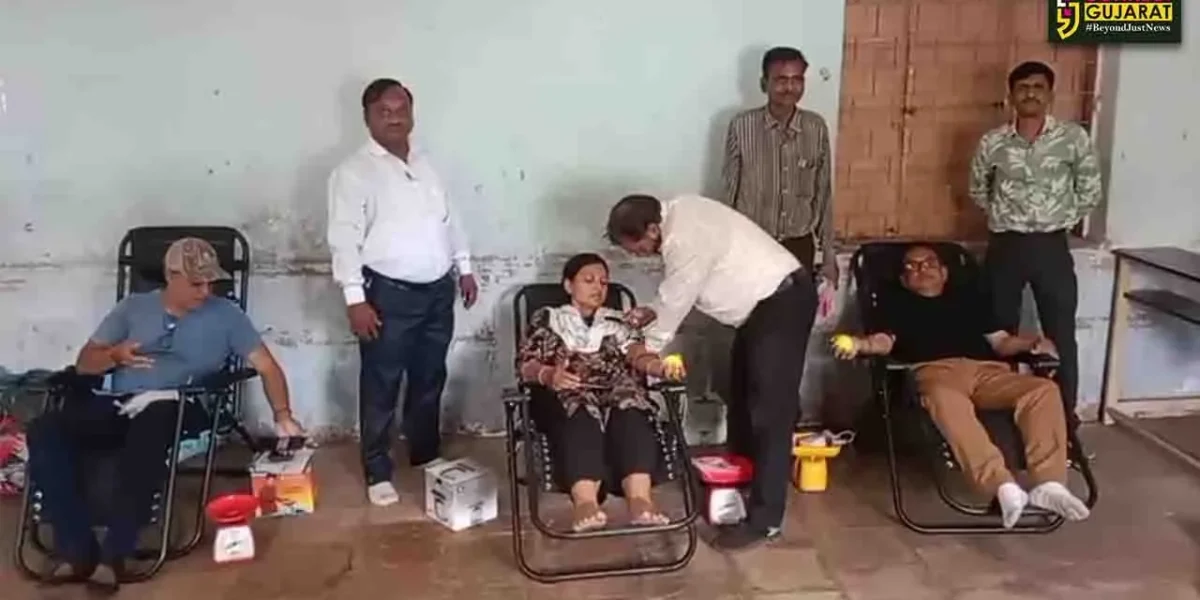 ભરૂચ : ગુજરાત રાજ્ય સંયુક્ત કર્મચારી મહામંડળ દ્વારા જંબુસરની એચ.એસ.શાહ હાઇસ્કુલ ખાતે રક્તદાન શિબિર યોજાય…
