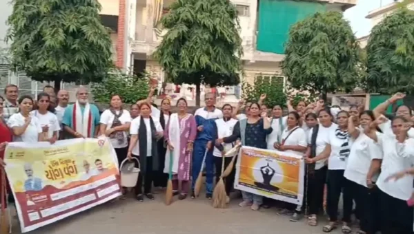 ભરૂચ: શ્રીનાથજી સોસાયટી યોગ સંવાદ સાથે સ્વરછતા અભિયાનનું આયોજન કરાયુ