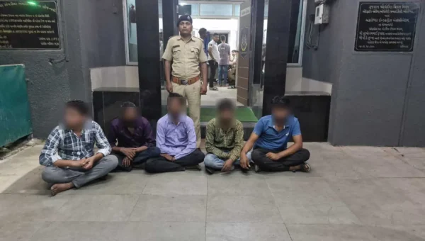 અંકલેશ્વર: GIDCની ગણેશ પીગમેન્ટ કંપનીમાં જુગાર રમતા 5 જુગારીની કરી ધરપકડ