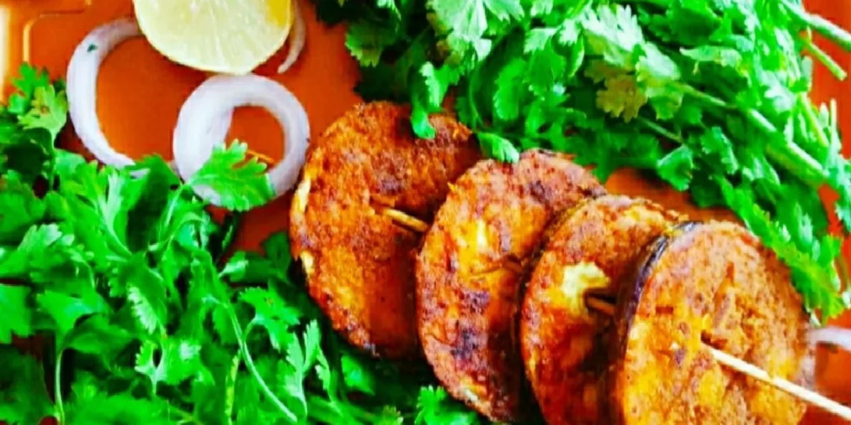 શિયાળામાં બનાવો લાજવાબ બેંગન ભાજા: જાણો સરળ અને મસાલેદાર રેસીપી