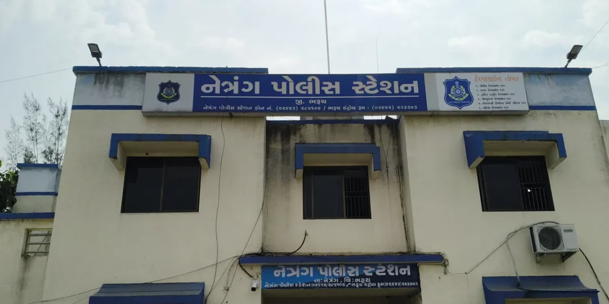 ભરૂચ: નેત્રંગમાં 10 વર્ષીય બાળકીના મોત બાદ પરિવારના આક્ષેપોએ ઉઠાવ્યા પ્રશ્નો, પોલીસે પ્રાથમિક તપાસમાં દુષ્કર્મની વાત નકારી