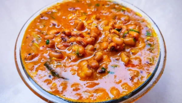 શિયાળામાં ઘરે બનાવો ચટાકેદાર લસણીયા ચોળાનું શાક, જાણો રેસીપી