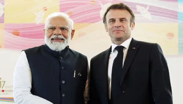 સાઉથ આફ્રિકાના જોહાનિસબર્ગમાં ચાલી રહેલ G20 સમિટ દરમિયાન પીએમ મોદીએ ફ્રાન્સના રાષ્ટ્રપતિ ઇમેન્યુઅલ મેક્રોનની સાથે કરી મુલાકાત