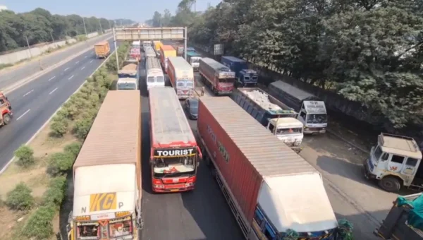 અંકલેશ્વર: NH 48 પર 6 કી.મી.સુધી લાંબો ટ્રાફિકજામ, અનેક વાહનચાલકો અટવાયા