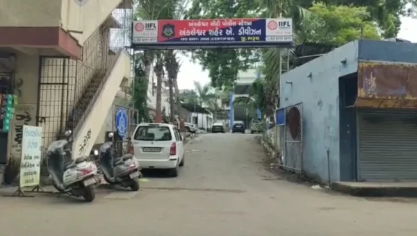 અંકલેશ્વર: બોરીદ્રા ગામે પાવર ગ્રીડ ઓફ ઇન્ડિયાની સાઇટના ટાવર પર 3 લાખના સાધનોની ચોરી, પોલીસે તપાસ શરૂ કરી