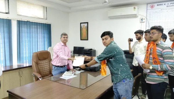 ભરૂચ : કે.જે.પોલિટેકનિક કોલેજમાં વિદ્યાર્થીઓની વિવિધ સમસ્યા અંગે ABVP દ્વારા આવેદન પત્ર આપી રજૂઆત કરાય…