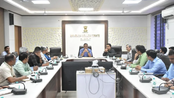 ભરૂચ: કલેક્ટર ગૌરાંગ મકવાણાના અધ્યક્ષસ્થાને જિલ્લા ડીસ્ટ્રીકટ ક્રાઈસીસ ગૃપની બેઠક યોજાઈ