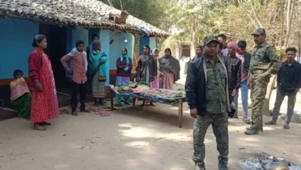 ઝારખંડ : ડાકણ કહી મહિલા અને બાળકને જીવતા સળગાવ્યા, 12 આરોપીઓનું પોલીસ મથકમાં આત્મસમર્પણ.