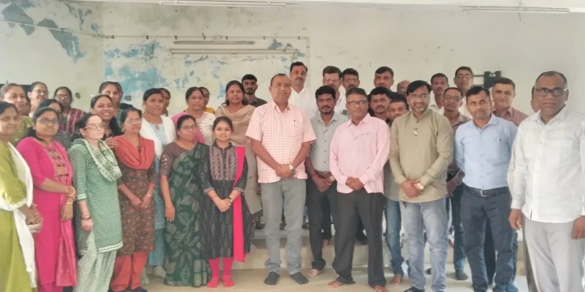 ભરૂચ: હાંસોટ મામલતદારની બદલી થતા શિક્ષક સંઘ દ્વારા સન્માન સમારોહ યોજાયો