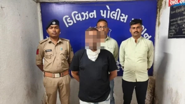 ભરૂચ : સી ડિવિઝન પોલીસે સજા વોરંટના 3 વર્ષથી ફરાર આરોપીની કરી ધરપકડ