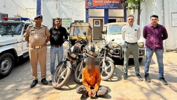 અંકલેશ્વર : પાનોલી પોલીસે વાહનચોરીના ગુનામાં સંડોવાયેલ રીઢા ચોરની કરી ધરપકડ, રૂ.2.80 લાખના વાહનો જપ્ત કરાયા