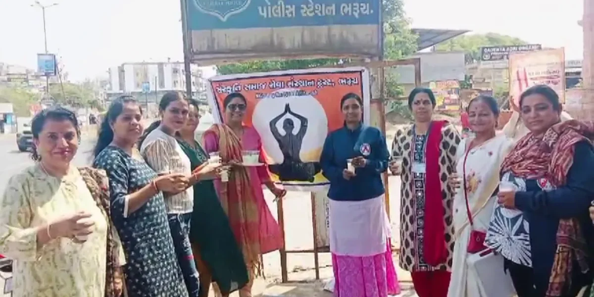ભરૂચ: સંસ્કૃતિ સમાજ સેવા સંસ્થાન ટ્રસ્ટ દ્વારા ઠંડી છાશનું નિ:શુલ્ક વિતરણ કરાયું