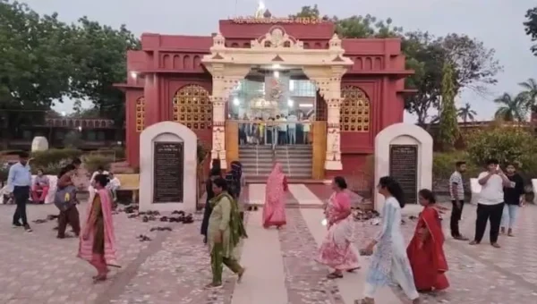 ‘હર હર મહાદેવ’ : અધિક માસ નિમિત્તે ભરૂચ-નીલકંઠેશ્વર મહાદેવ મંદિરે ઊમટ્યું શિવભક્તોનું ઘોડાપૂર…