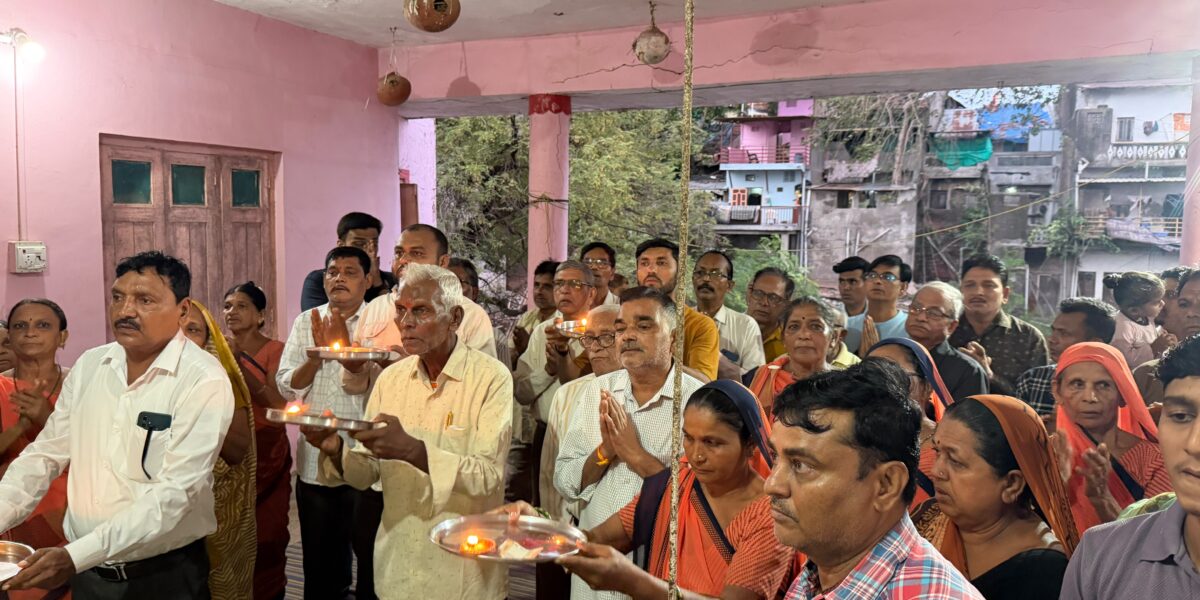ભરૂચ : બહુચર માતાજી મંદિર-વેજપપુર ખાતે અમાસના પાવન અવસરે શ્રી વિશ્વકર્મા ભગવાનની મહાઆરતી યોજાય…