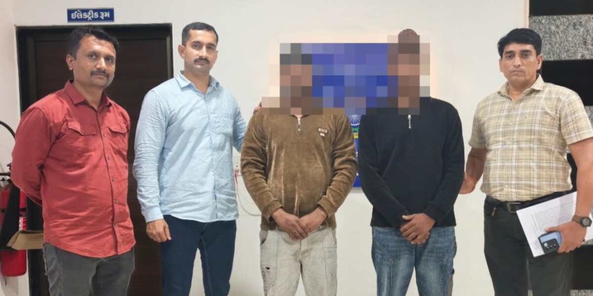 ભરૂચ: ક્રાઇમ બ્રાન્ચે ઉમલ્લા વિસ્તારમાં ચોરી કરતી સિકલીગર ગેંગના બે સાગરીતોને પકડી ત્રણ ઘરફોડ ચોરીનો ભેદ ઉકેલ્યો