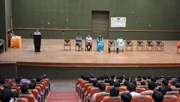 અંકલેશ્વર:  શારદા ભવનમાં 4 શાળાના ધો. 11 અને 12ના વિદ્યાર્થીઓ માટે પોક્સો એક્ટ હેઠળ જાગૃતિ સેમિનાર યોજાયો