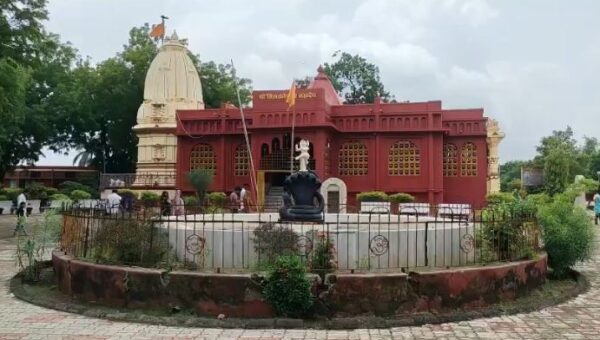 ભરૂચ : નીલકંઠેશ્વર મહાદેવ મંદિર-ઝાડેશ્વર ખાતે પવિત્ર શ્રાવણની ઉજવણીને લઈને તૈયારીઓને આખરી ઓપ અપાયો…