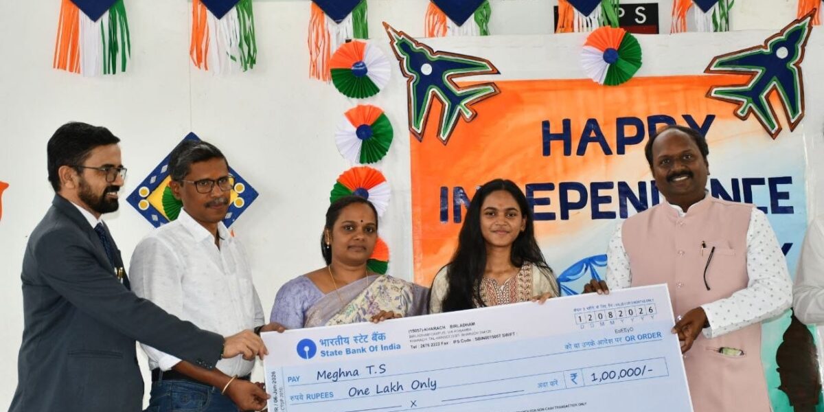 ભરૂચ : શાનદાર શૈક્ષણિક સિદ્ધિ બદલ આદિત્ય બિરલા પબ્લિક સ્કૂલ-ખરચની વિદ્યાર્થીનીને એવોર્ડસહિત રૂ. 1 લાખનું રોકડ ઇનામ આપી સન્માનિત કરાય…