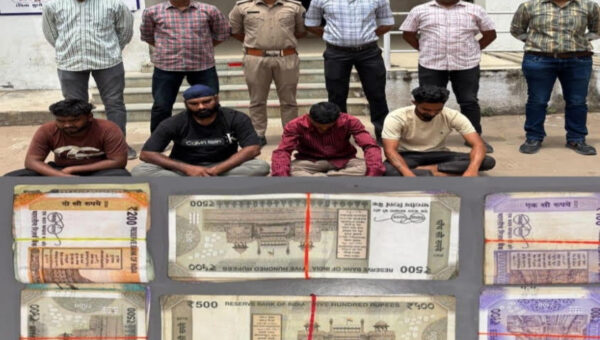 ભરૂચ: ભીડ ભંજન ઝુપડપટ્ટીમાં જુગાર રમતા પાંચ ઝડપાયા, ₹41,440નો મુદ્દામાલ જપ્ત