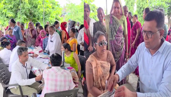 ભરૂચના ઝઘડીયાના ખરચી ગામમાં મેગા આંખ તપાસ કેમ્પ યોજાયો,મોટી સંખ્યમાં જરૂરિયાતમંદોએ લીધો લાભ