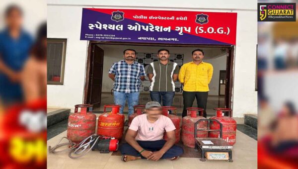 ભાવનગર SOGએ રાંધણ ગેસના સિલિન્ડરમાં એકના ડબલ કરતી કાળાબજારી ગેંગનો કર્યો પર્દાફાશ ભા
