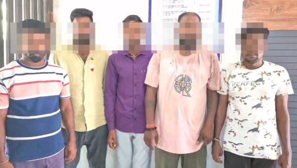 અંકલેશ્વર : સારંગપુર ગામમાં જુગાર રમતા 5 જુગારીઓને 88 હજારથી  વધુના મુદ્દામાલ સાથે ક્રાઇમ બ્રાન્ચે ઝડપી પાડ્યા