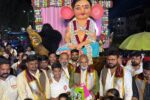 ભરૂચ : સંતોષી માતા યુવક મંડળ દ્વારા બાળ ગણેશની અનોખી શોભાયાત્રા, ગરીબ બાળકોને ચોપડા વિતરણ