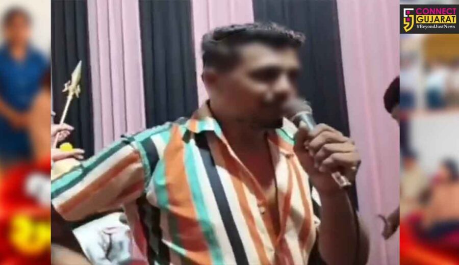 અંકલેશ્વર: તલાવીયાવાડમાં ગણેશ પંડાલમાં જાહેરમાં અભદ્ર ટિપ્પણી કરનાર યુવાનની પોલીસે કરી અટકાયત, જાહેરમાં માફી મંગાવી કાયદાનું કરાવ્યું ભાન