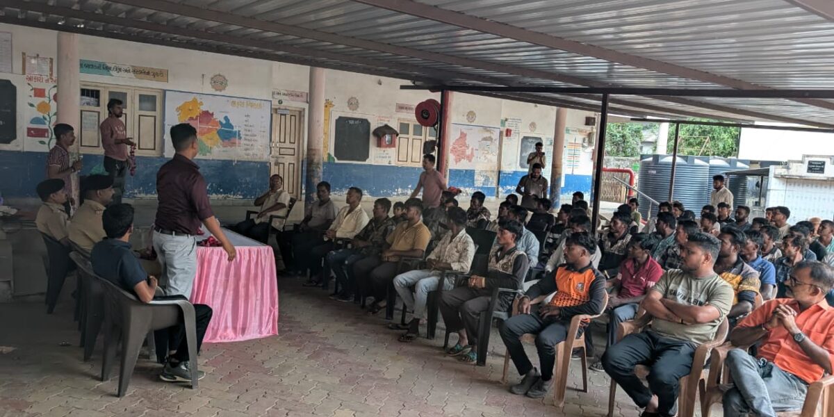 ભરૂચ: હાંસોટ પોલીસ દ્વારા સાયબર ક્રાઇમ અવેરનેસ સેમિનાર યોજાયો,લોકોને અપાયું માર્ગદર્શન