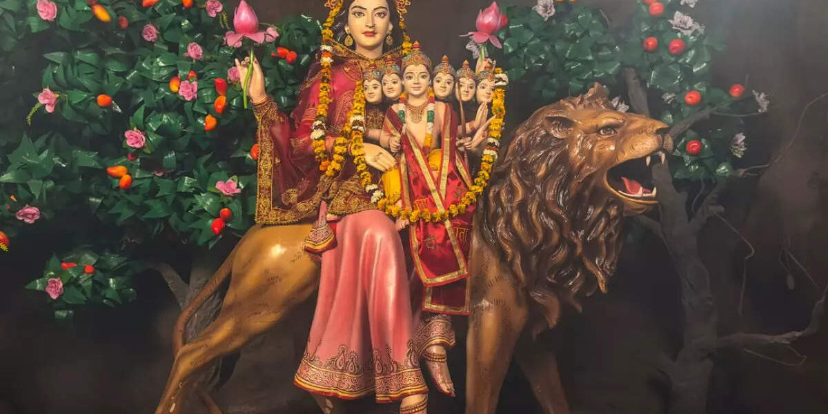 માઁ ભગવતીના 9 સ્વરૂપો અને 9 દિવસ : પાંચમા નોરતે સ્કંદમાતાની પૂજા કરવાનો અનેરો મહિમા