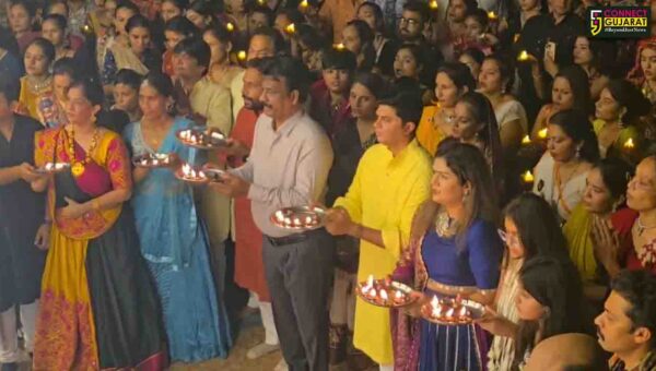 ભરૂચ: પોલીસ દ્વારા આયોજિત સેફ એન્ડ સિક્યોર નવરાત્રી મહોત્સવમાં ગરબાની જામી રંગત,MLA રમેશ મિસ્ત્રી સહિતના આગેવાનો રહ્યા ઉપસ્થિત