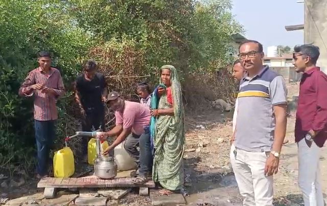 ભરૂચ : જંબુસરના મહાપુરા ગામે મીઠા પાણીનો પુરવઠો શરૂ થતાં ગ્રામજનોમાં ખુશી, ધારાસભ્ય-પાણી પુરવઠા વિભાગનો આભાર માન્યો…