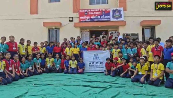 ભરૂચ: નબીપુર પોલીસ સ્ટેશનમાં એકતા દિવસ અંતર્ગત શસ્ત્ર પ્રદર્શન યોજાયું, શાળાના બાળકોએ લીધો લાભ