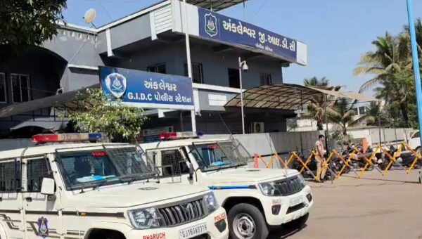 પરિણીત પ્રેમી સાથે ભાગેલી ત્રિપુરાની સગીરા અંકલેશ્વરમાંથી મળી આવી, મોબાઇલ લોકેશને ખોલ્યું રહસ્ય!