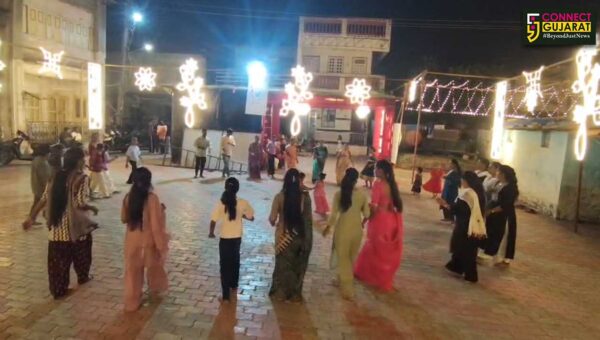 અંકલેશ્વર: માલી ખડકી યુવક મંડળ દ્વારા પ્રાચીન ગરબાનું સતત 66માં વર્ષે આયોજન,તાલબદ્ધ તાળીઓ સાથે માતાજીની આરાધના