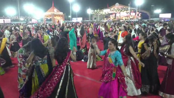 અંકલેશ્વરમાં ખોડલધામ સમિતિના નવરાત્રી મહોત્સવની ભવ્ય પૂર્ણાહુતિ,અંતિમ દિવસે ખેલૈયાઓ મન મૂકીને ગરબે ઘૂમ્યા